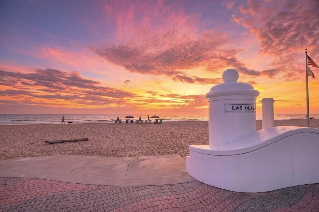 Sunrise view of the Las Olas beach entrance in Fort Lauderdale